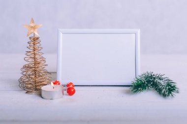 Noel kompozisyonunun arka planında model çerçeve