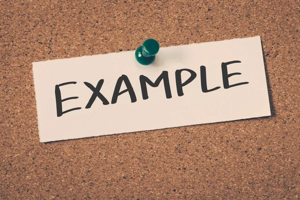 Example note pin on the bulletin board — Stock Photo, Image