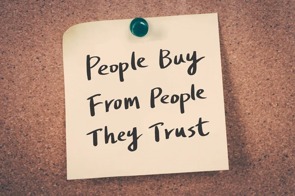 Ludzie kupują od ludzi, którym ufają — Zdjęcie stockowe