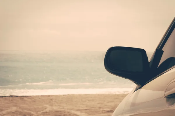 Road trip araba deniz plaj vintage retro