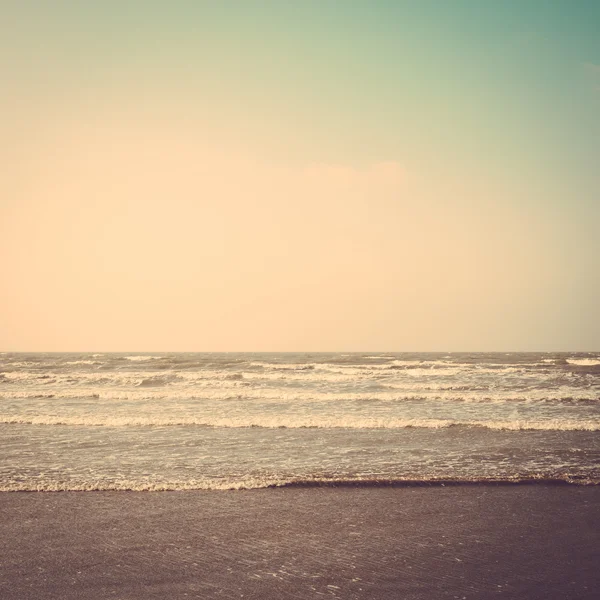 उष्णकटिबंधीय रेत समुद्र तट विंटेज रेट्रो — स्टॉक फ़ोटो, इमेज