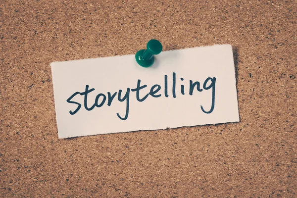 Storytelling Opmerking gevestigd op het bulletin board — Stockfoto