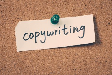 Copywriting Not ilan panosuna iğnelenmiş