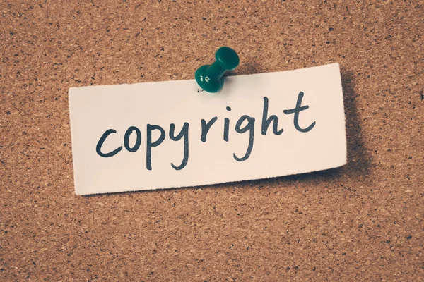 Nota di copyright appuntata sulla bacheca — Foto Stock