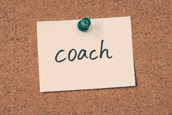 Coach Opmerking gevestigd op het bulletin board — Stockfoto