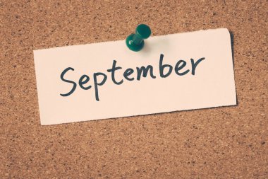 Eylül Not ilan panosuna iğnelenmiş