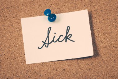 Hasta Not ilan panosuna iğnelenmiş