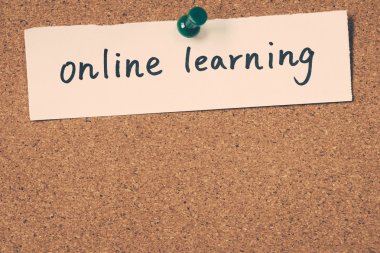çevrimiçi öğrenme Not ilan panosuna iğnelenmiş