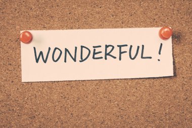 Harika Not ilan panosuna iğnelenmiş