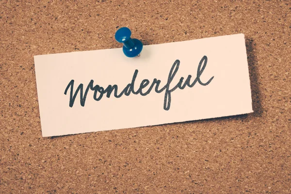 Harika Not ilan panosuna iğnelenmiş