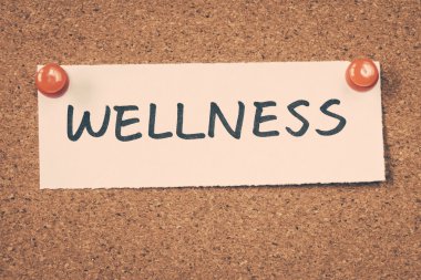 Sağlık Not ilan panosuna iğnelenmiş