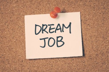 rüya iş Not ilan panosuna iğnelenmiş