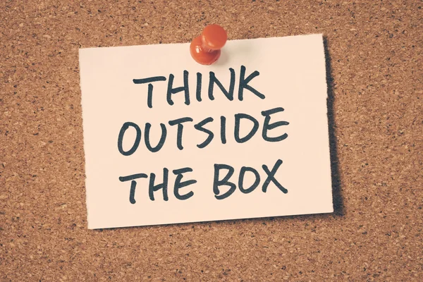 Pensar fuera de la caja — Foto de Stock