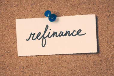 Not ilan panosuna iğnelenmiş refinance