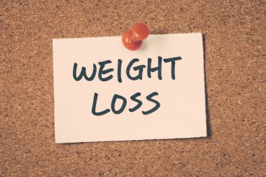 kilo kaybı Not ilan panosuna iğnelenmiş