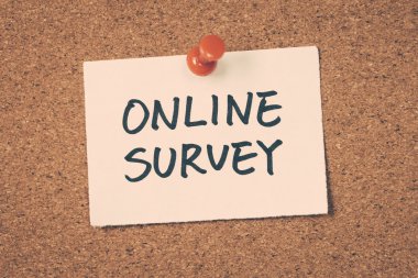 Online Anket Not ilan panosuna iğnelenmiş