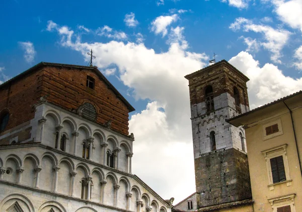 Church and bell tower: Tuscany art — Stock Photo, Image