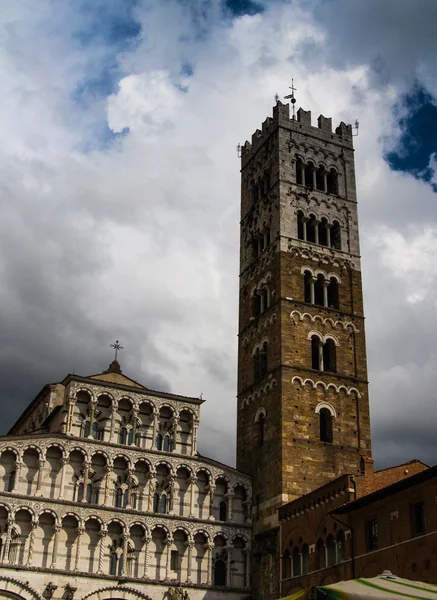 Lucca cathedral facade 01 — Stock Photo, Image