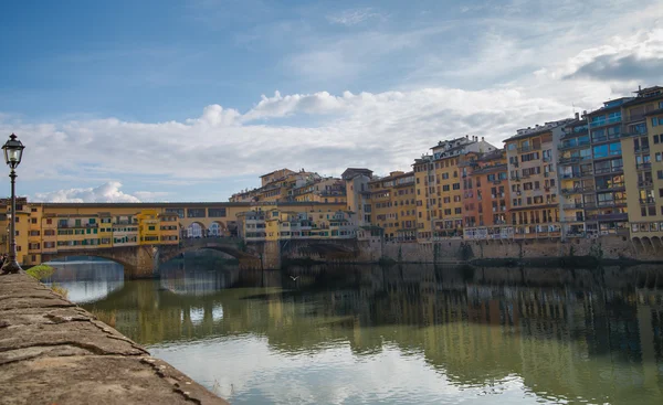 The most famous bridge of Florence: Ponte Vecchio — Stock Photo, Image