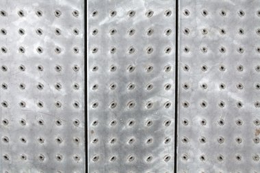 delikli metal