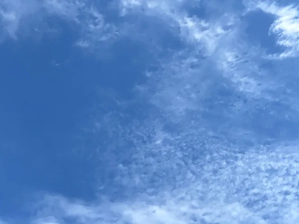 Weiße Wolke Und Schön Mit Blauem Himmel Hintergrund — Stockfoto