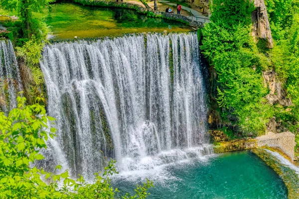 Widok Wielki Wodospad Rzeki Pliva Mieście Jajce Bośni Hercegowinie — Zdjęcie stockowe
