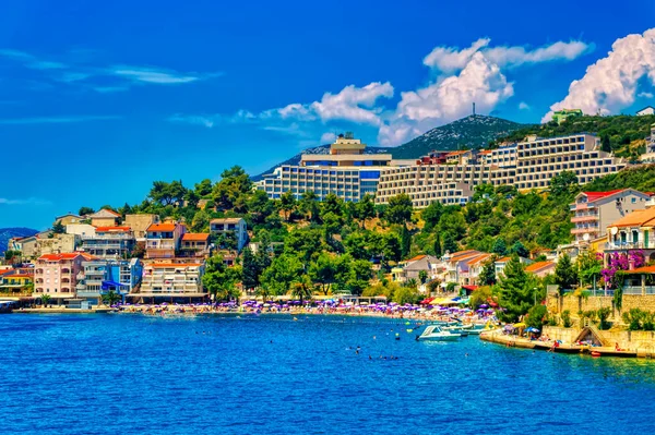 Neum, Bosna-Hersek, Temmuz 03: 2020: Bosna-Hersek 'te yaz günü Neum kentinde kıyı bölgesi üzerinde hava manzarası.