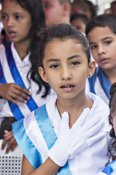Děti slaví Den nezávislosti střední Amerika — Stock fotografie