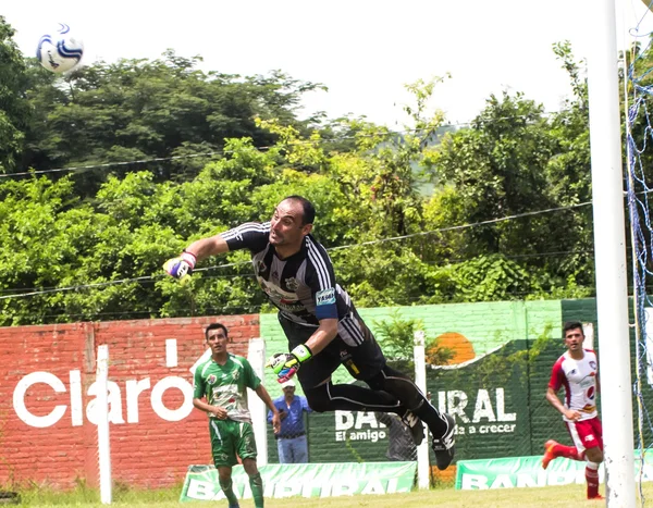 Adultos hombres deportes, partido de fútbol Mictlan VS Sayaxc — Foto de Stock