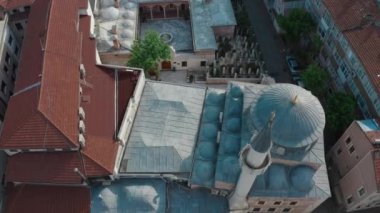 İstanbul 'daki caminin havadan görünüşü. Türkiye 'de 4K Görüntüsü