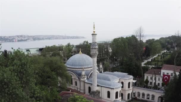 Luchtfoto van Yildiz Hamidiye Moskee in Istanbul. 4K Beelden in Turkije — Stockvideo