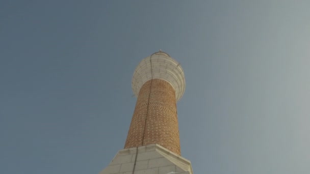 Un minareto della Moschea. Filmati 4K in Turchia — Video Stock