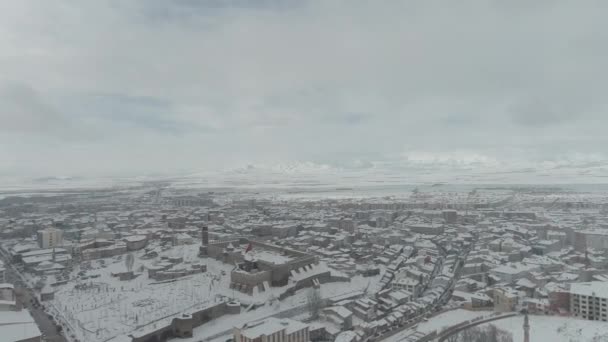 Vue aérienne du paysage urbain d'Erzurum. Images 4K en Turquie — Video