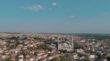 Selimiye Camii ve Edirne şehir manzarası. Türkiye 'de 4K Görüntüsü