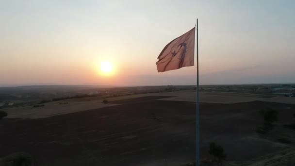 Vista aérea de la bandera turca en la ciudad de Edirne — Vídeos de Stock