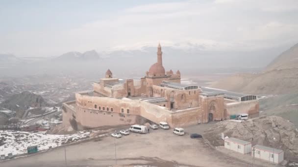 Agri 'deki Ishak Paşa Sarayı' nın havadan görüntüsü. Türkiye 'de 4K Görüntüsü — Stok video