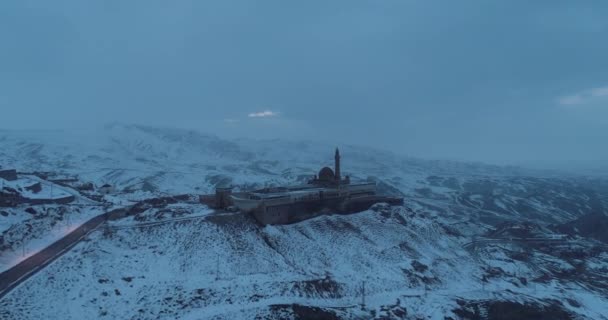 Vista aérea do Palácio Ishak Pasha em Agri. Filmagem 4K na Turquia — Vídeo de Stock