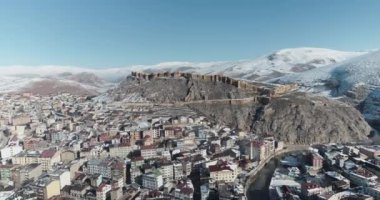 Bayburt City manzarasının havadan görüntüsü. Türkiye 'de 4K Görüntüsü