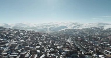 Bayburt City manzarasının havadan görüntüsü. Türkiye 'de 4K Görüntüsü