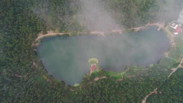 Vista aérea del Parque Natural Golcuk en Bolu, Turquía. Lago Golcuk. — Vídeos de Stock