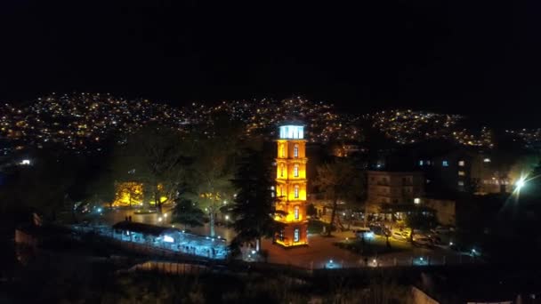 Αεροφωτογραφία του Πύργου του Ρολογιού και του Τοπίου της Πόλης της Bursa στην Τουρκία — Αρχείο Βίντεο