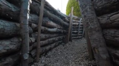  Eski askeri savaş pozisyonu. 