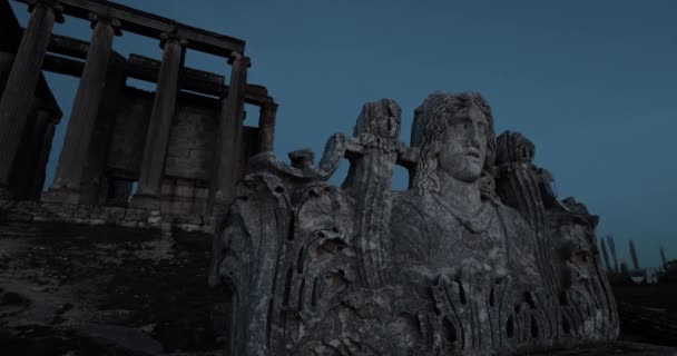 터키의 쿠타이야에 있는 아이 자노 이 고대 도시의 모습. 터키 의 4K 걷기. — 비디오