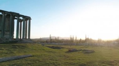 Türkiye 'nin Kutahya kentindeki Aizanoi Antik Kenti manzarası. Türkiye 'de 4K Görüntüsü.