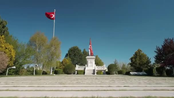 Aerial view of The Dumlupinar Martyrdom at Kutahya in Turkey. — Vídeo de Stock