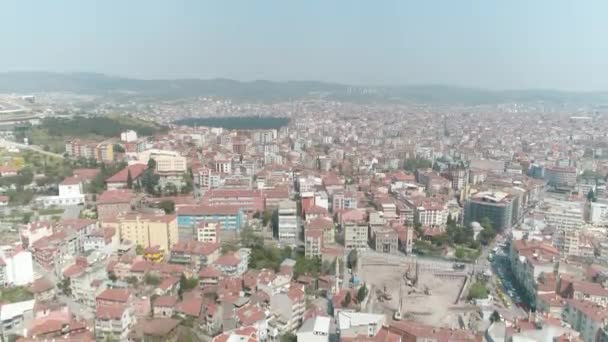 Αεροφωτογραφία του τοπίου της πόλης Αϊβαλίκ στην Τουρκία — Αρχείο Βίντεο