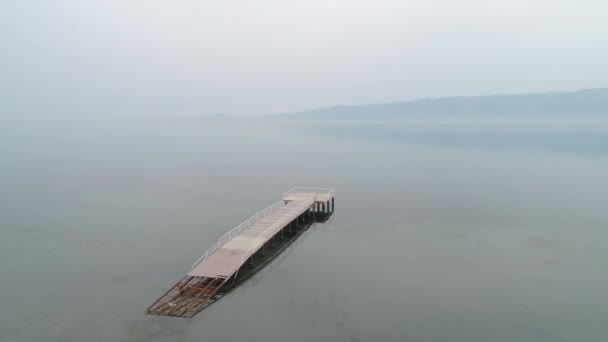 Luchtfoto van de oude Beach pier. 4K Beelden in Turkije — Stockvideo