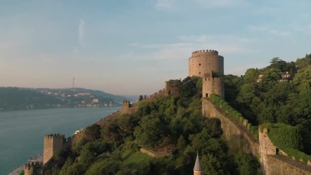 Вид с воздуха на крепость Румели в Стамбуле. — стоковое видео