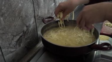 Türk mutfağında mısır unu ve peynir tabakları, muhlama veya Kuymak