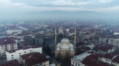 Türkiye 'de Duzce' deki Cedidiye Camii 'nin havadan görünüşü